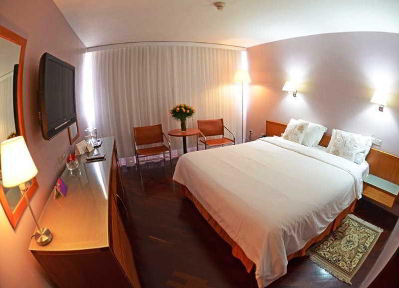 Hotel Paseo De Las Mercedes Caracas Extérieur photo